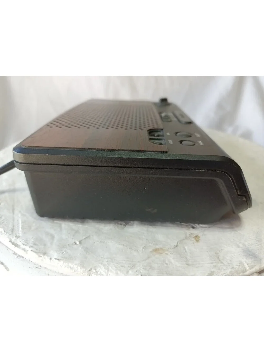 GE 7-4613 Vintage Digital Alarm Clock Radio AM/FM LED Wood Grain Retro Tested